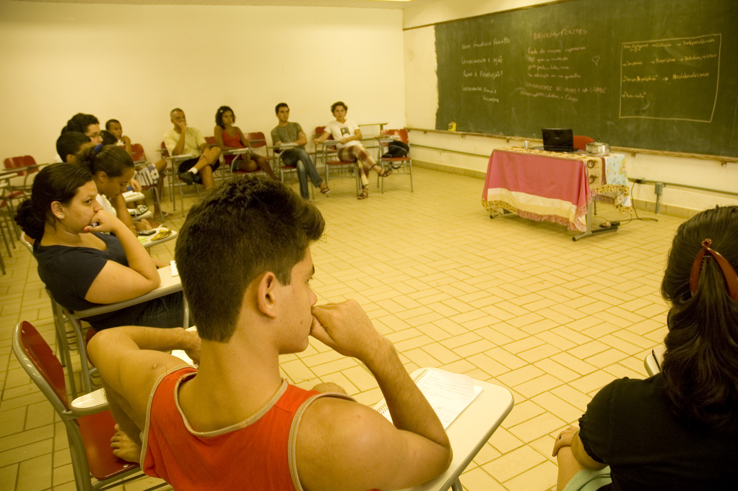 Estudantes em aula