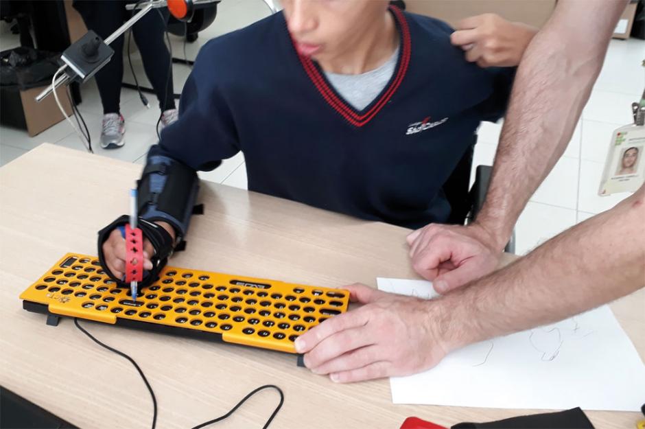 Utilizando o computador com um acionador - Centro Tecnológico de